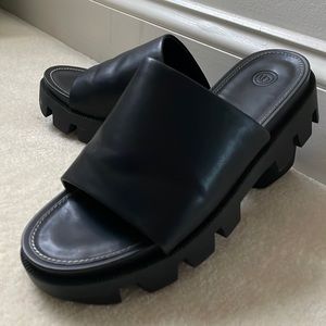 UO Chunky Platform Sandals